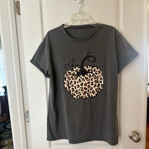 Leopard pumpkin fall t-shirt‎